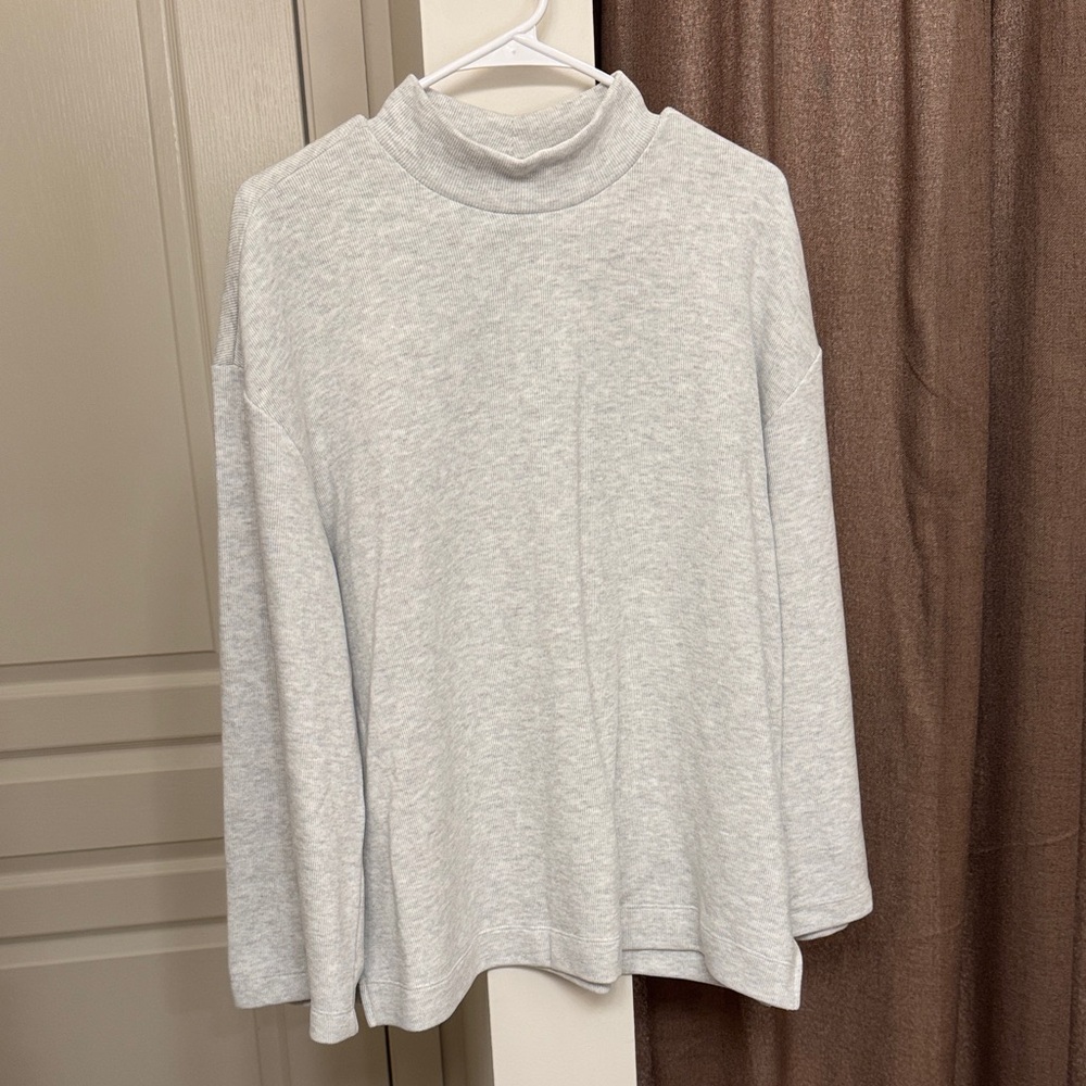 Old Navy Light Gray Women's Turtleneck Sweater